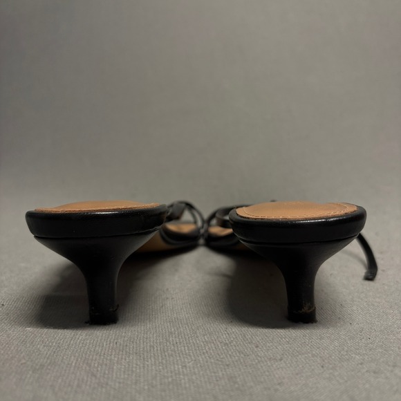 FLATTERED Eunisa Heel in Black Size 39 As Is Needs Repair - Picture 5 of 16